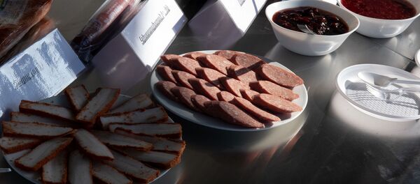 Демонстрация продуктов питания в центральной продовольственной базе управления тыла ВС Армении - Sputnik Արմենիա