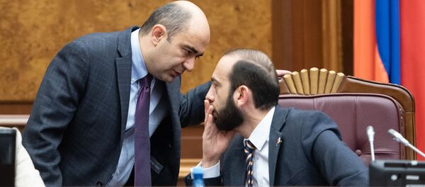 Арарат Мирзоян и Эдмон Марукян на заседании Парламента (18 января 2019). Еревaн - Sputnik Արմենիա