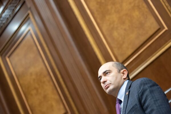 «Ադրբեջանցիները մեր վարորդներին վիզը կտրելու նշան են տալիս». ընդդիմադիրների դժգոհությունը «Ադրբեջանցիները մեր վարորդներին վիզը կտրելու նշան են տալիս». ընդդիմադիրների դժգոհությունը - Sputnik Արմենիա