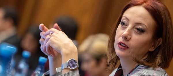 Депутат от фракции Мой Шаг Гаяне Абраамян на заседании Парламента (18 января 2019). Еревaн Депутат от фракции Мой Шаг Гаяне Абраамян на заседании Парламента (18 января 2019). Еревaн - Sputnik Արմենիա