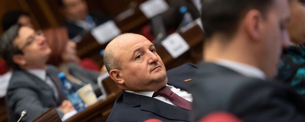 Депутат от фракции Процветающая Армения Вардан Гукасян на заседании парламента (18 января 2019). Еревaн - Sputnik Արմենիա