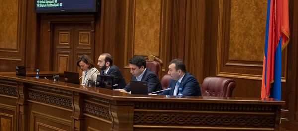 Спикер парламента и его заместители на заседании парламента (18 января 2019). Еревaн Спикер парламента и его заместители на заседании парламента (18 января 2019). Еревaн - Sputnik Армения