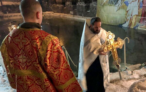 Ռուս ուղղափառ եկեղեցու հետևորդները Գյումրիում նշեցին Սուրբ Մկրտությունը - Sputnik Արմենիա