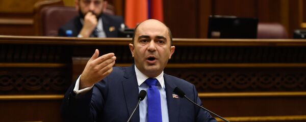 Выступление руководителя фракции Просвещенная Армения Эдмона Марукяна на заседании парламента Армении (15 января 2019). Еревaн - Sputnik Армения