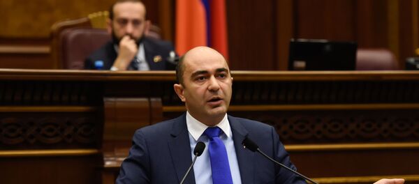 Выступление руководителя фракции Просвещенная Армения Эдмона Марукяна на заседании парламента Армении (15 января 2019). Еревaн - Sputnik Արմենիա