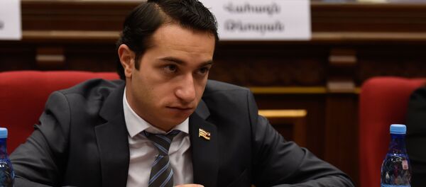 Депутат от фракции Мой Шаг Мхитар Айрапетян на заседании парламента Армении (15 января 2019). Еревaн - Sputnik Армения