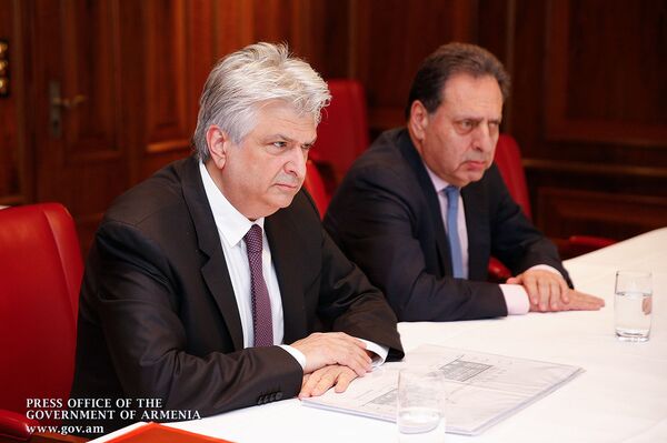 Пашинян обсудил со швейцарскими бизнесменами инвестпроекты и вспомнил про Старый Ереван Пашинян обсудил со швейцарскими бизнесменами инвестпроекты и вспомнил про Старый Ереван - Sputnik Армения