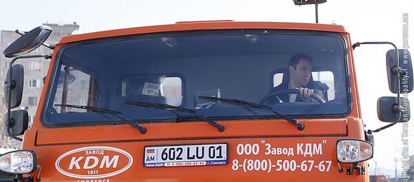 Мэр Еревана Айк Марутян за рулем новой снегоуборочной машины (21 января 2019). Еревaн Мэр Еревана Айк Марутян за рулем новой снегоуборочной машины (21 января 2019). Еревaн - Sputnik Արմենիա