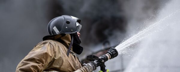 Сотрудник МЧС России - Sputnik Армения