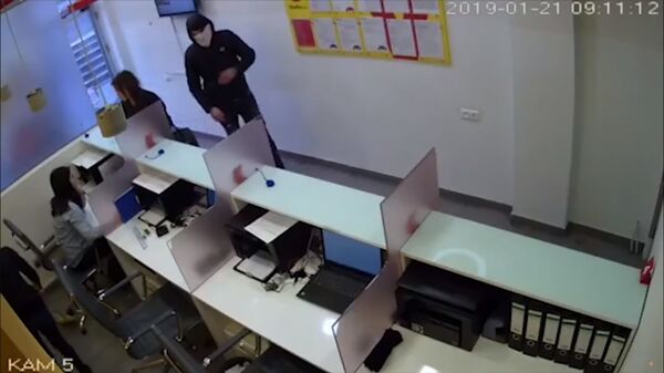 Ограбление по-армянски, или Как граждане попадают в кредитную кабалу - Sputnik Армения