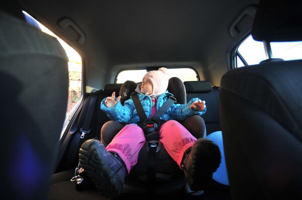 В Армении новые правила перевозки детей: кого будут штрафовать за отсутствие автокресел В Армении новые правила перевозки детей: кого будут штрафовать за отсутствие автокресел - Sputnik Армения