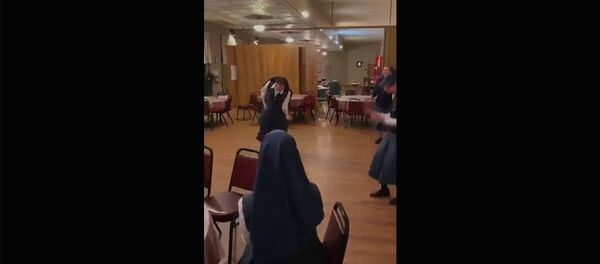 Монашки отрываются под Queen Монашки отрываются под Queen - Sputnik Армения