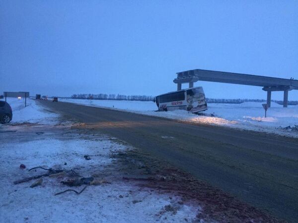 Посольство Армении выясняет, есть ли армяне среди пострадавших в ДТП под Воронежем Посольство Армении выясняет, есть ли армяне среди пострадавших в ДТП под Воронежем - Sputnik Армения