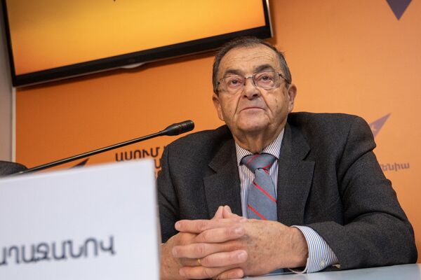 Пресс-конференция по вопросу возможного помилования Мгера Енокяна (24 января 2019). Еревaн - Sputnik Армения