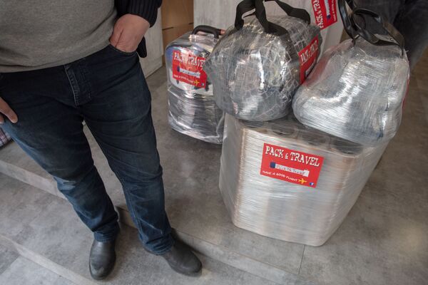 Решил уехать – пакуй вещи: чем недовольны в Звартноце и при чем здесь Манвел Григорян? Решил уехать – пакуй вещи: чем недовольны в Звартноце и при чем здесь Манвел Григорян? - Sputnik Армения