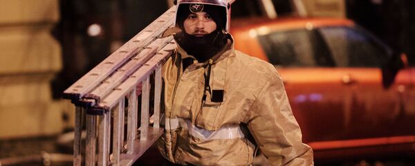 Сотрудник противопожарной службы МЧС  - Sputnik Արմենիա