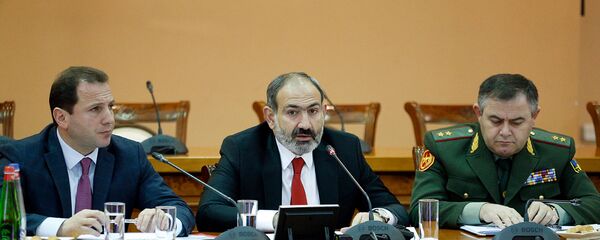 Премьер-министр Никол Пашинян посетил министерство обороны Армении (26 января 2019). Еревaн Премьер-министр Никол Пашинян посетил министерство обороны Армении (26 января 2019). Еревaн - Sputnik Արմենիա