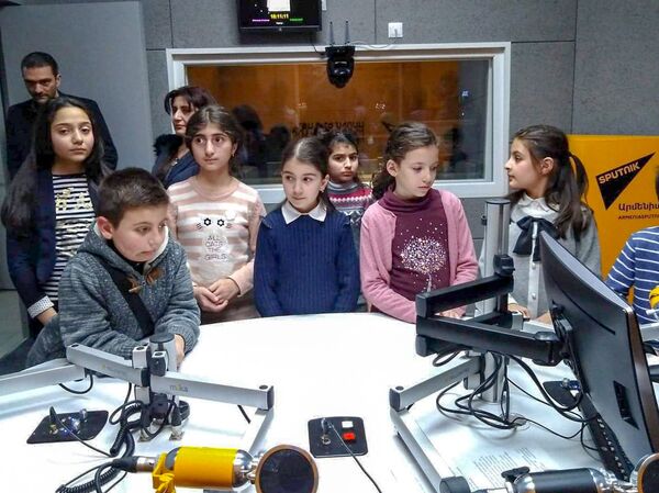 Իսկական հեքիաթ է. Sputnik Արմենիան հյուրընկալել է լրագրության դպրոցի սաներին Իսկական հեքիաթ է. Sputnik Արմենիան հյուրընկալել է լրագրության դպրոցի սաներին - Sputnik Արմենիա