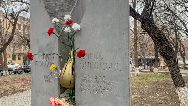 Памятник жертвам Холокоста в Армении - Sputnik Армения
