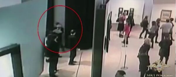 Момент кражи картины Архипа Куинджи «Ай-Петри. Крым» Момент кражи картины Архипа Куинджи «Ай-Петри. Крым» - Sputnik Армения