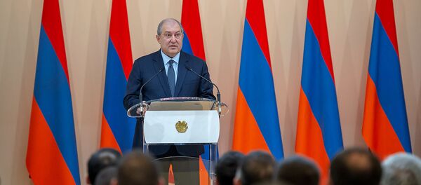 Президент Армен Саркисян во время церемонии награждения военнослужащих (28 января 2019). Еревaн - Sputnik Армения
