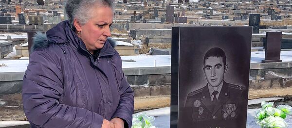 Мать павшего в Апрельской войне офицера Грача Галстяна - Анаит Мать павшего в Апрельской войне офицера Грача Галстяна - Анаит - Sputnik Армения