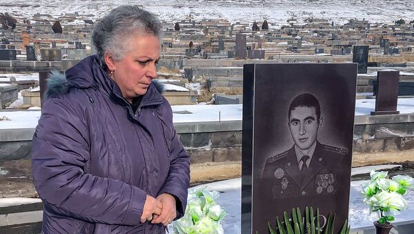 Мать павшего в Апрельской войне офицера Грача Галстяна - Анаит - Sputnik Արմենիա