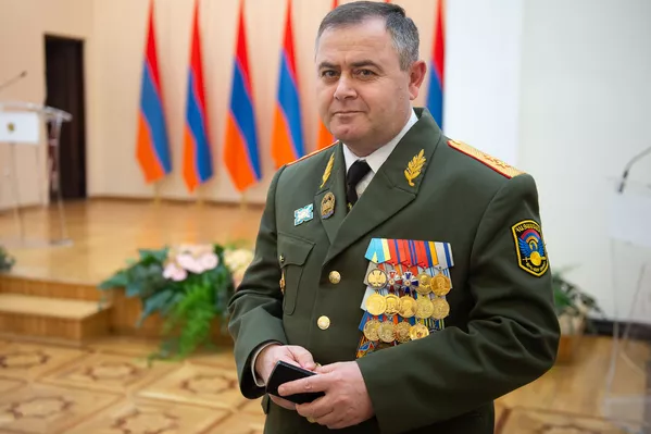 Начальник Ген.Штаба ВС РА Артак Давтян во время церемонии награждения военнослужащих (28 января 2019). Еревaн Начальник Ген.Штаба ВС РА Артак Давтян во время церемонии награждения военнослужащих (28 января 2019). Еревaн - Sputnik Армения