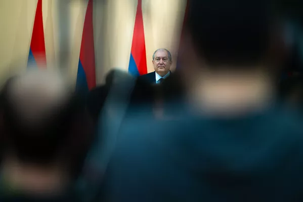 Президент Армен Саркисян во время церемонии награждения военнослужащих (28 января 2019). Еревaн Президент Армен Саркисян во время церемонии награждения военнослужащих (28 января 2019). Еревaн - Sputnik Армения