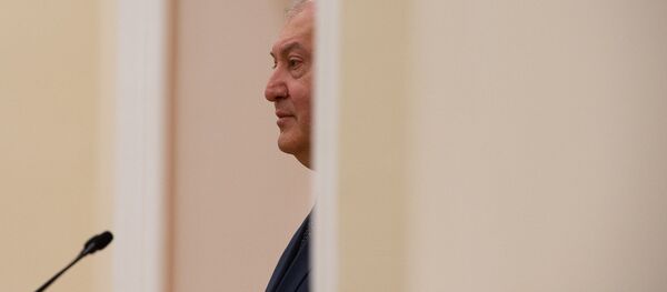 Президент Армен Саркисян во время церемонии награждения военнослужащих (28 января 2019). Еревaн Президент Армен Саркисян во время церемонии награждения военнослужащих (28 января 2019). Еревaн - Sputnik Արմենիա