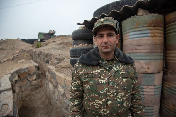 Պայմանագրայինները Հայաստանը պաշտպանելիս. ինչպե՞ս են անցնում տոն օրերը դիրքերում Պայմանագրայինները Հայաստանը պաշտպանելիս. ինչպե՞ս են անցնում տոն օրերը դիրքերում - Sputnik Արմենիա