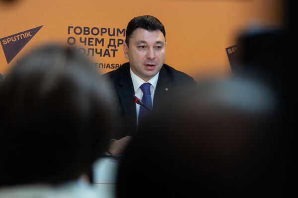 Эдуард Шармазанов на пресс-конференции в пресс-центре Sputnik Армения (29 января 2019). Еревaн Эдуард Шармазанов на пресс-конференции в пресс-центре Sputnik Армения (29 января 2019). Еревaн - Sputnik Армения