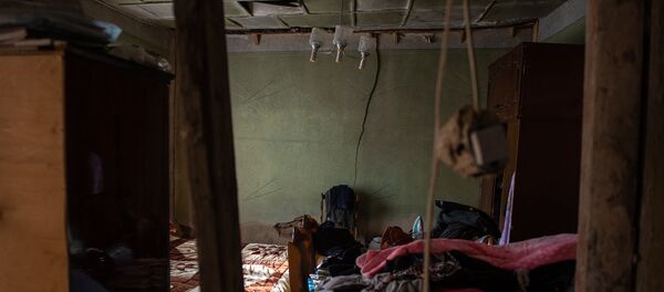 Разрушения в домах жителей района Сари Тах - Sputnik Армения