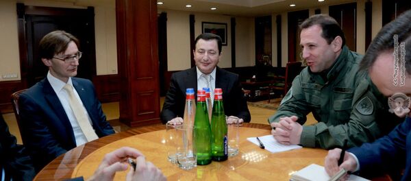 Министр обороны Давид Тоноян принял делегацию концерна Калашников во главе с генеральным директором Андреем Барышниковым (29 января 2019). Еревaн - Sputnik Армения