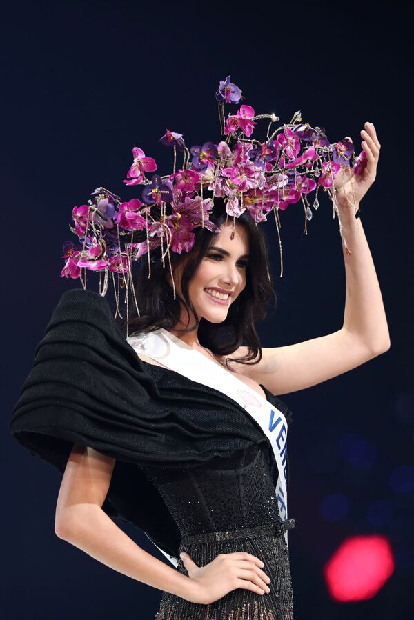 Марием Веласко из Венесуэлы на конкурсе «Мисс Интернешнл 2018»  в Токио - Sputnik Армения