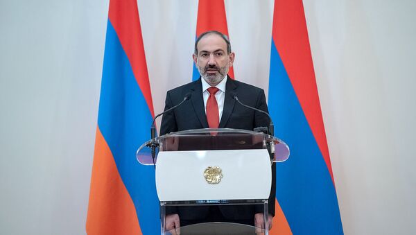 Премьер-министр Армении Никол Пашинян во время принятия присяги (30 января 2019). Еревaн - Sputnik Արմենիա