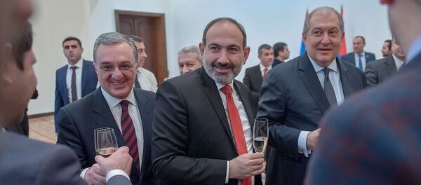 Члены правительства после принятия присяги в резиденции президента Армении (30 января 2019). Еревaн - Sputnik Армения