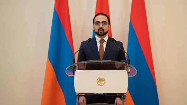 Вице-премьер Тигран Авинян во время принятия присяги правительства Армении (30 января 2019). Еревaн - Sputnik Армения