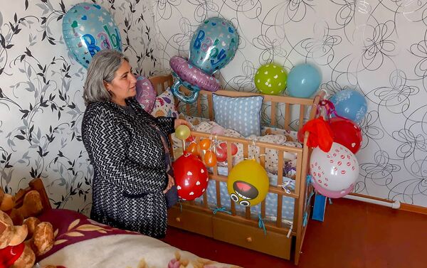 Թինա Թորոսյանին իր երկվորյակ որդիների հետ դուրս են գրել հիվանդանոցից - Sputnik Արմենիա