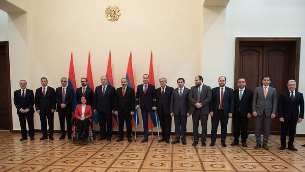 Президент и члены правительства Армении после принятия присяги (30 января 2019). Еревaн - Sputnik Արմենիա