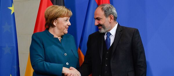 Премьер-министр Армении Никол Пашинян и канцлер Германии Ангела Меркель после совместной пресс-конференции в канцелярии (1 февраля 2019). Берлин Премьер-министр Армении Никол Пашинян и канцлер Германии Ангела Меркель после совместной пресс-конференции в канцелярии (1 февраля 2019). Берлин - Sputnik Արմենիա