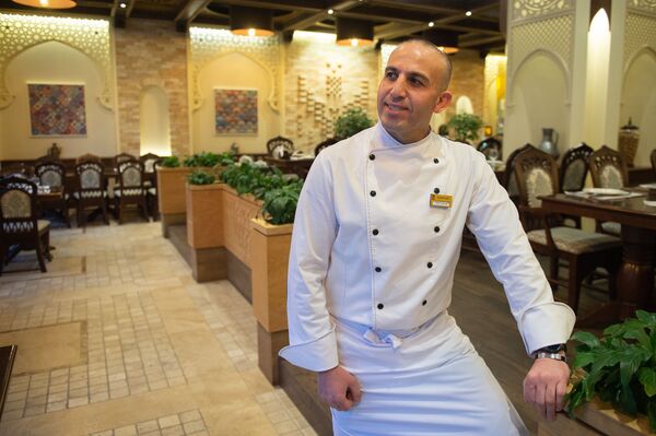 Դուբայն աշխատանքի համար է, Հայաստանը` հանգստի. իրաքցի խոհարարը մեծ ծրագրեր ունի այստեղ Դուբայն աշխատանքի համար է, Հայաստանը` հանգստի. իրաքցի խոհարարը մեծ ծրագրեր ունի այստեղ - Sputnik Արմենիա