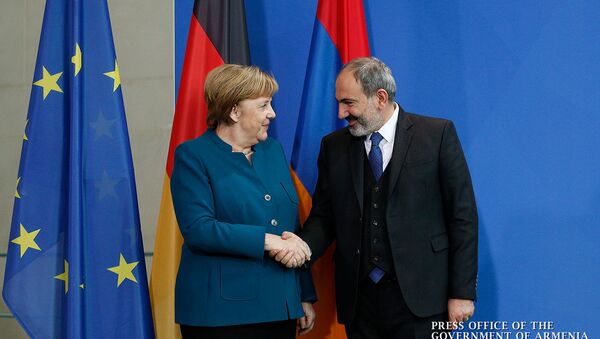 Премьер-министр Армении Никол Пашинян и канцлер Германии Ангела Меркель после совместной пресс-конференции в канцелярии (1 февраля 2019). Берлин - Sputnik Армения