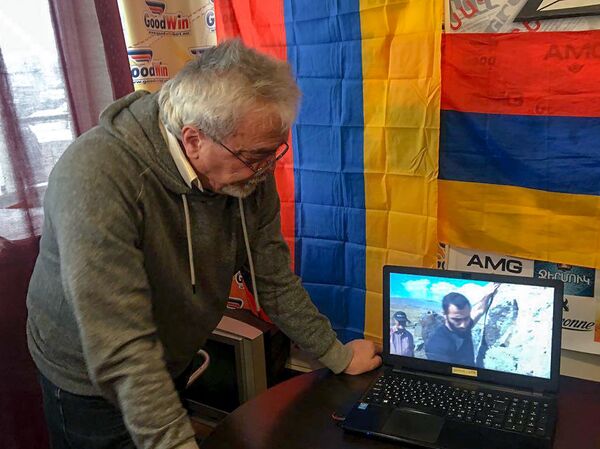 Сектантская оргия или языческий ритуал у памятника в Армении? Ваградян воюет с Авагяном - Sputnik Армения