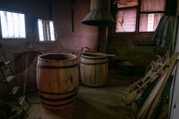 Երևանյան «ժամանակի մեքենան». կոնյակն ու գինին` միջնադարյան մատուցմամբ Երևանյան «ժամանակի մեքենան». կոնյակն ու գինին` միջնադարյան մատուցմամբ - Sputnik Արմենիա