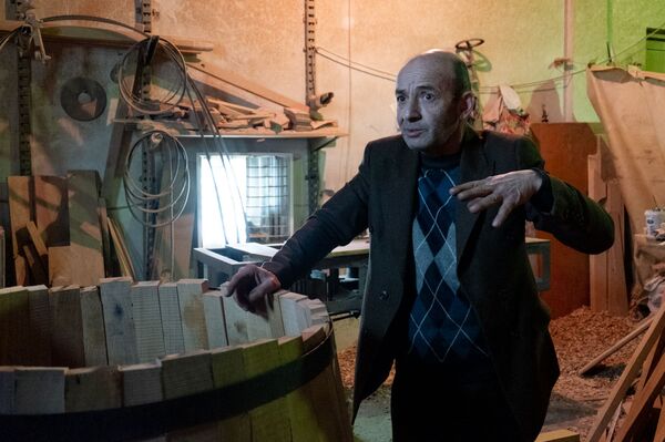 Երևանյան «ժամանակի մեքենան». կոնյակն ու գինին` միջնադարյան մատուցմամբ Երևանյան «ժամանակի մեքենան». կոնյակն ու գինին` միջնադարյան մատուցմամբ - Sputnik Արմենիա