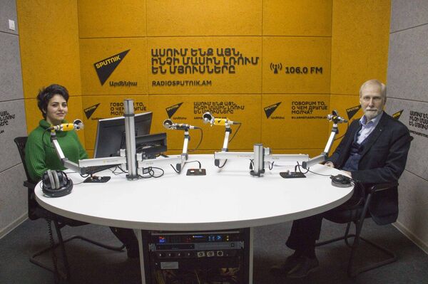 Нужен контроль над гаджетами для курения: замглавы Минздрава России об армянском проекте Нужен контроль над гаджетами для курения: замглавы Минздрава России об армянском проекте - Sputnik Армения