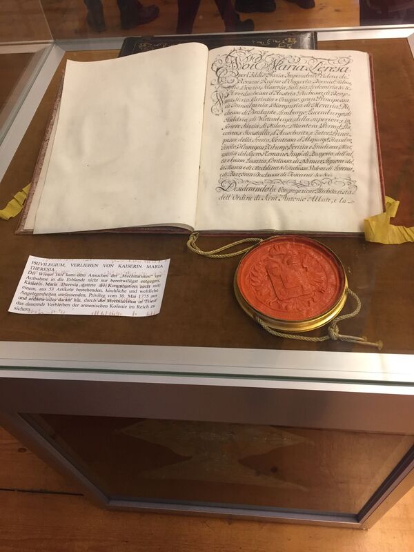 Браки армян с иностранцами и ликер: отец Ваан раскрыл секреты Монастыря мхитаристов в Вене - Sputnik Армения