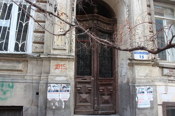 Быть или не быть? Завораживающий дом армянского винодела в Тбилиси молча ждет вердикта - Sputnik Армения