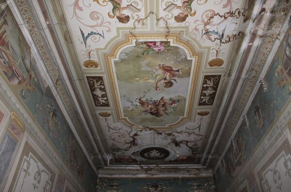 Быть или не быть? Завораживающий дом армянского винодела в Тбилиси молча ждет вердикта - Sputnik Армения